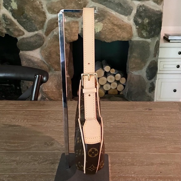 LOUIS VUITTON Croissant PM Mini Bag - Picture 5 of 14